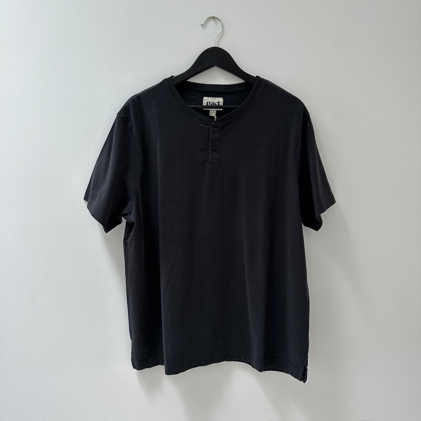 Pact - Vintage Short Sleeve Henley in Black