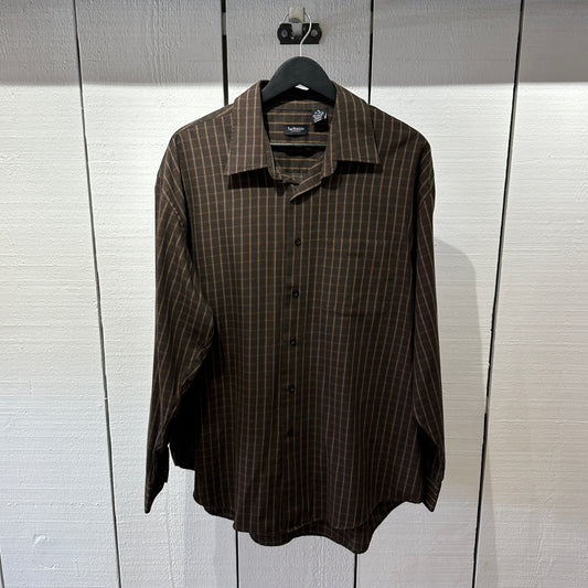 Pre-Loved Van Heusen Long Sleeve in Brown Plaid XL