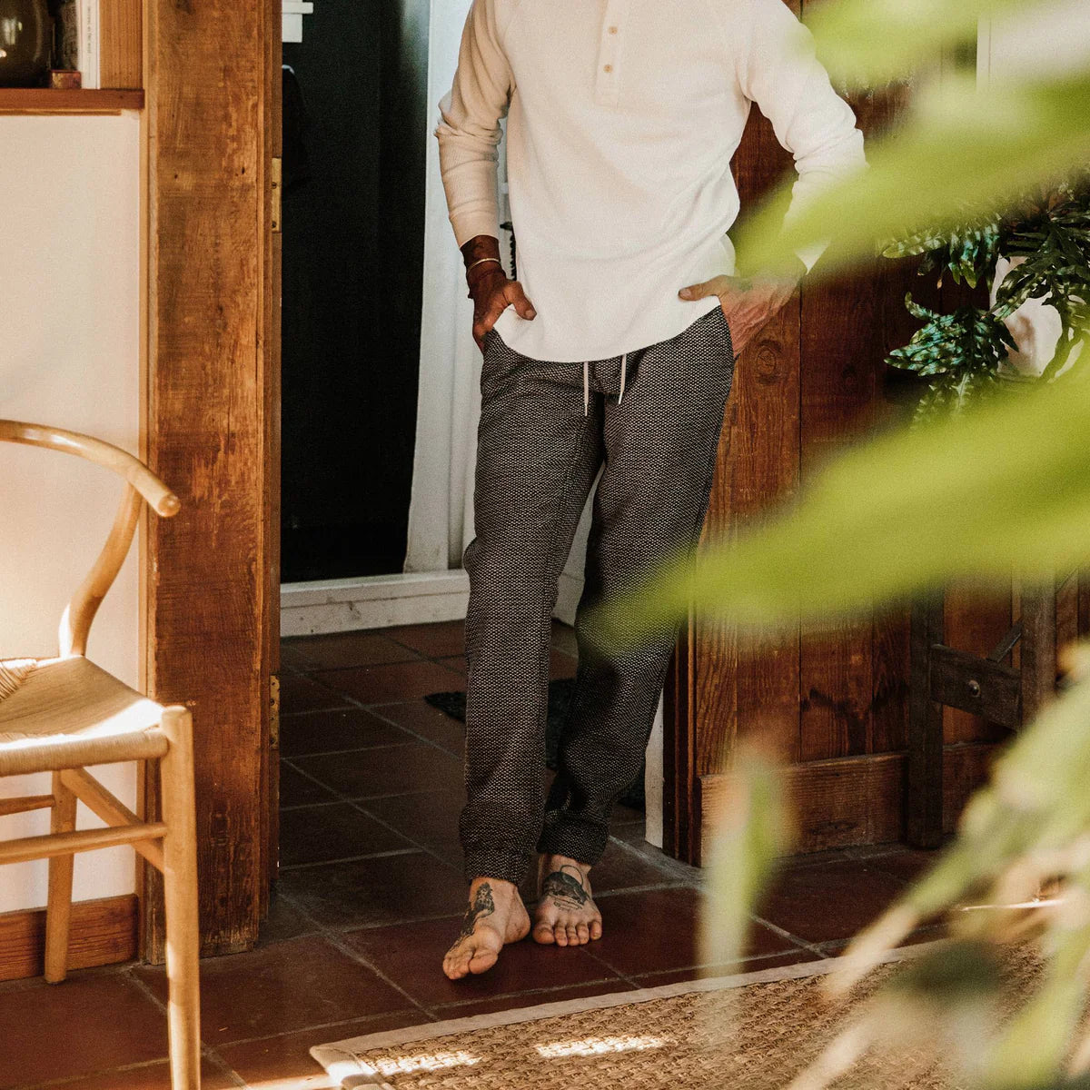 Taylor Stitch - The Apres Pant in Charcoal Shashiko